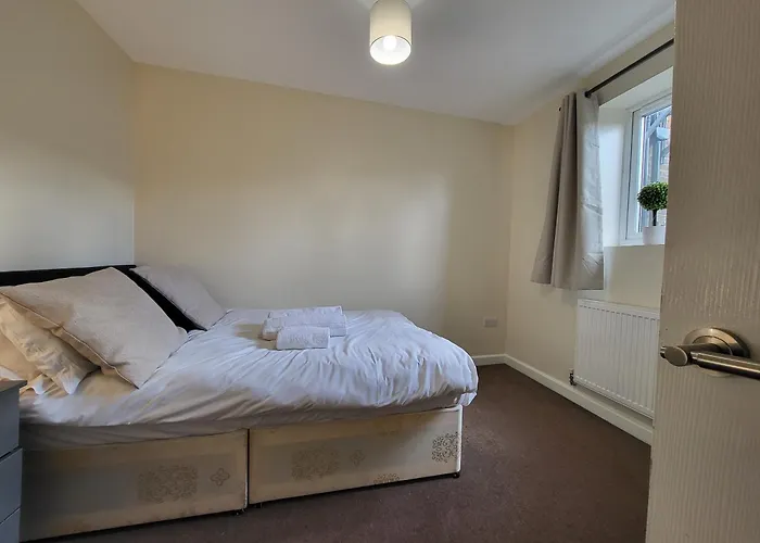 Great Apartment Next To Tooting Bec Tube Station!