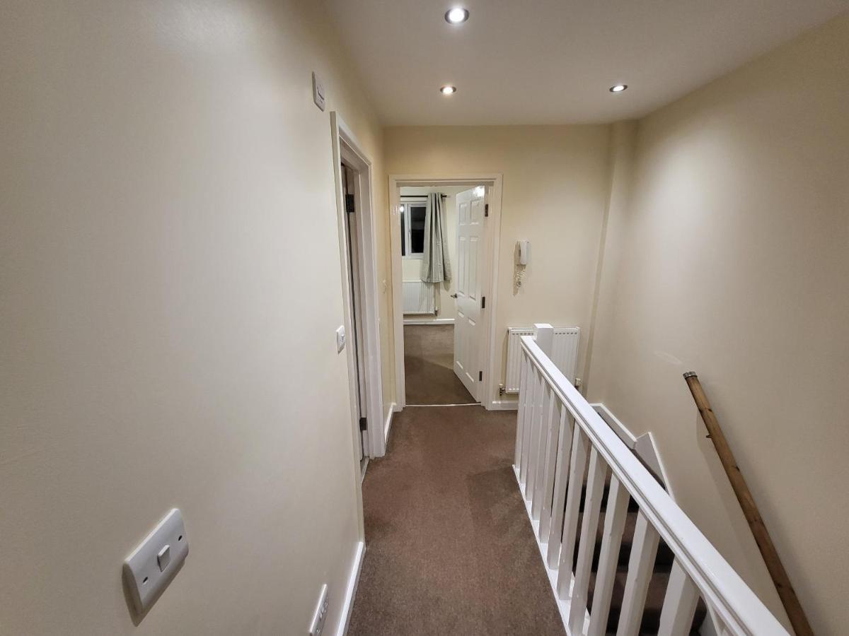 Great Next To Tooting Bec Tube Station! Appartement Londres